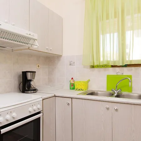 Spacious Two Bedroom Beach 度假居 *